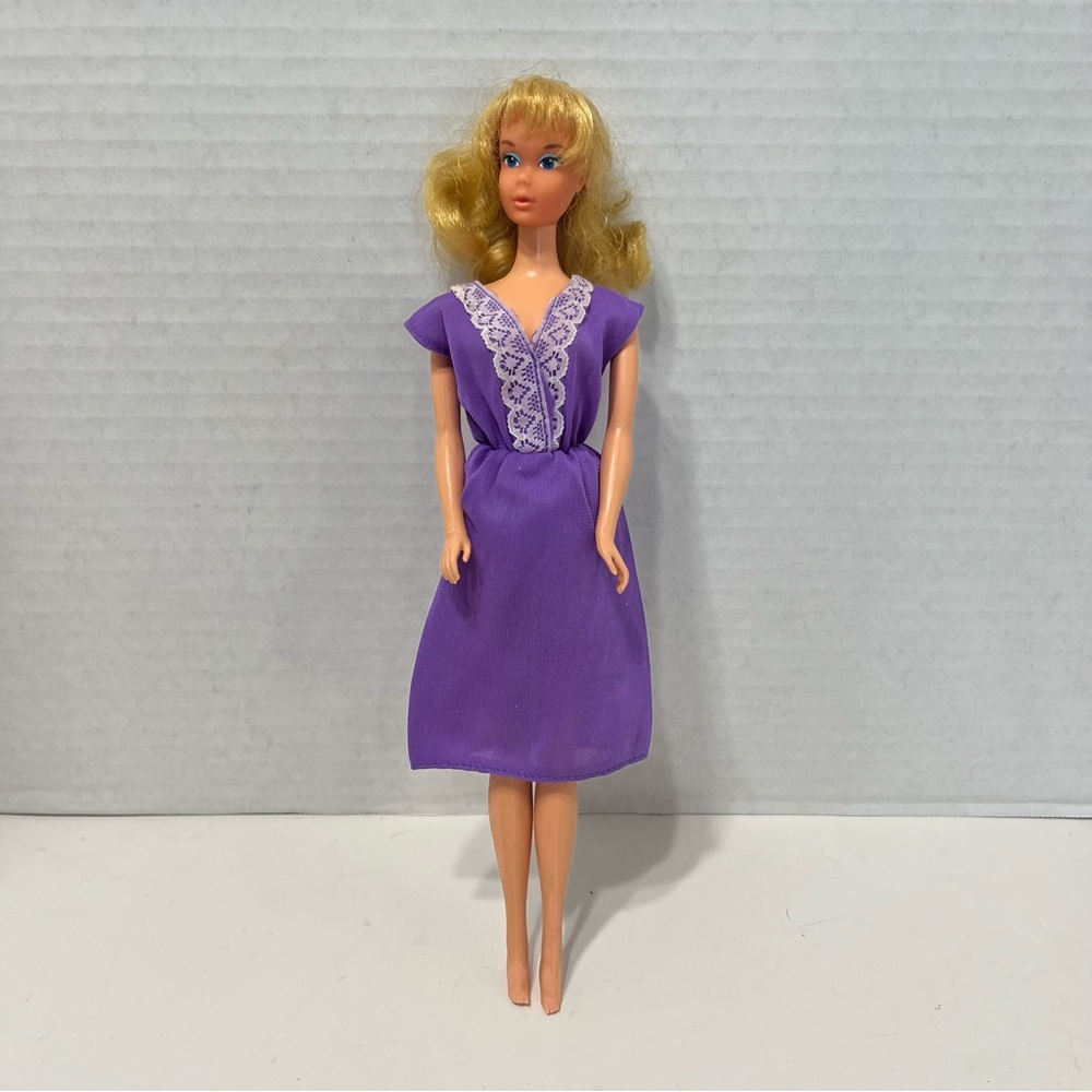 VINTAGE Twist and Turn Barbie doll with genuine Barbie fashion tnt